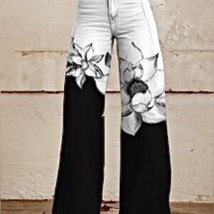 Black and White Floral Wide-Leg Pants. Size XL. NWT.